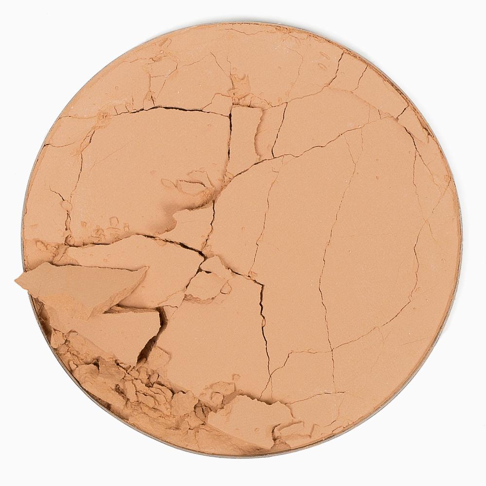 Be At One Be Cheeky Powder SPF 15 - Medium Build