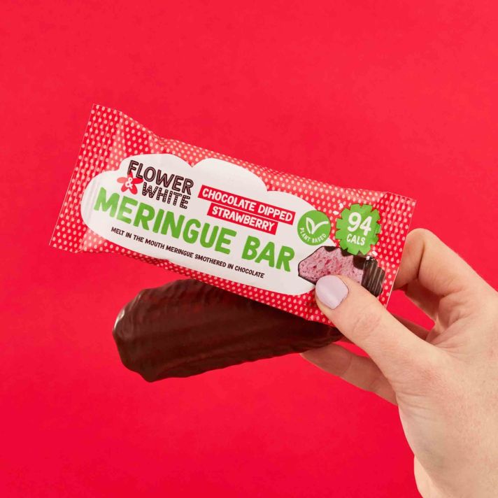 Flower & White Chocolate Dipped Strawberry Meringue Bar 20g